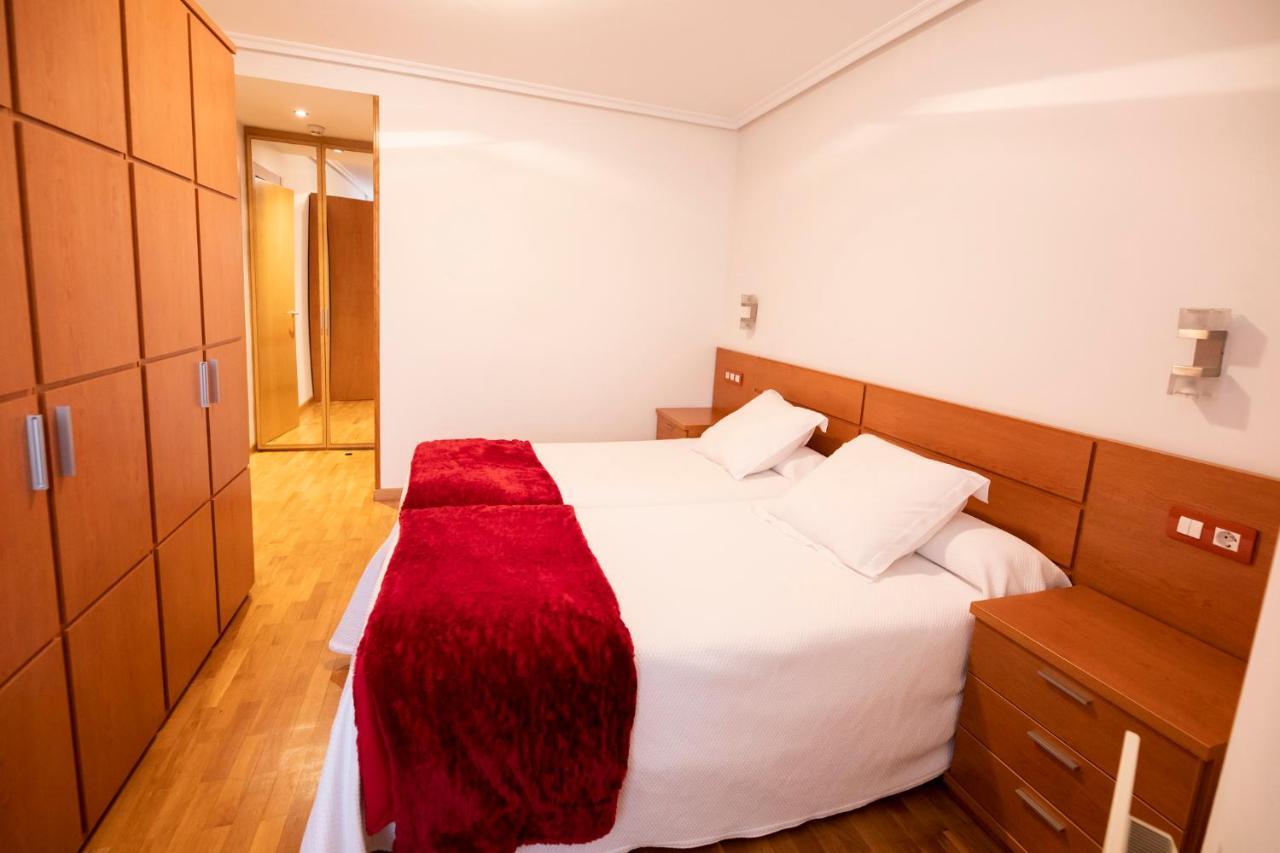 Apartamentos Cean Bermudez 기욘 외부 사진