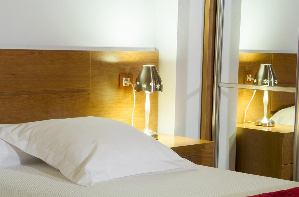 Apartamentos Cean Bermudez 기욘 외부 사진