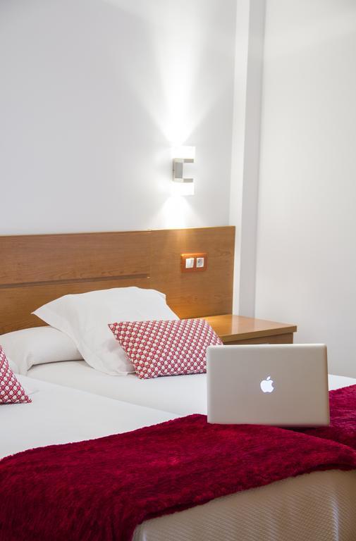 Apartamentos Cean Bermudez 기욘 외부 사진