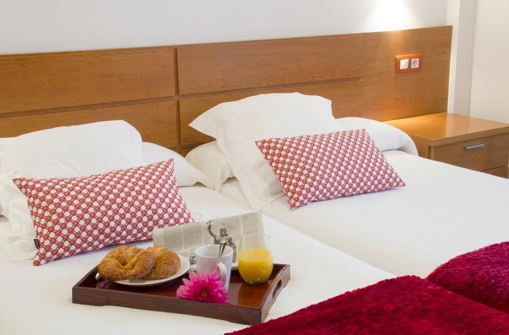 Apartamentos Cean Bermudez 기욘 외부 사진